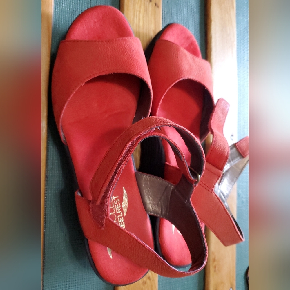 Aerosoles Vibrant Red Platform Sandals, Comfy, Size 7.5, NWOT - Picture 2 of 5